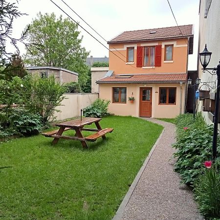 Le Gite Embarque - Gere Par Presta-Zen'Services - Barque Electrique En Supplement Verdun-sur-Meuse Екстериор снимка